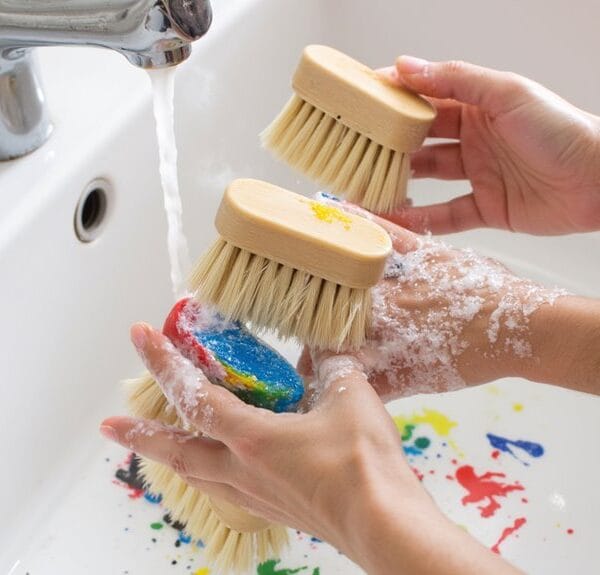 brush cleaning without solvent