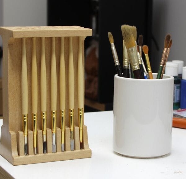 proper brush storage techniques
